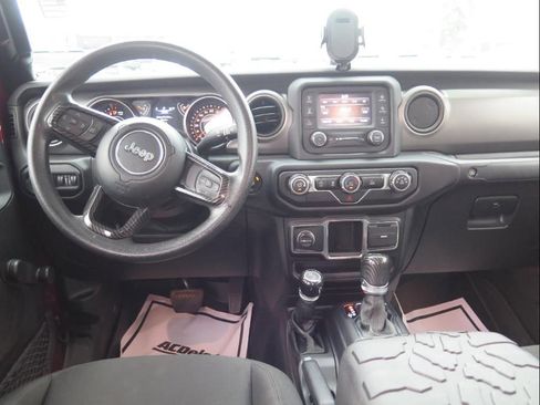 Used 2021 Jeep Gladiator Sport image 15