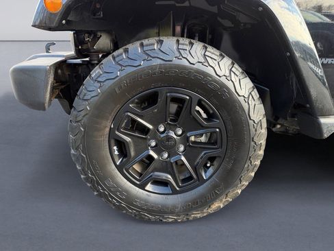 Used 2015 Jeep Wrangler Sport image 9