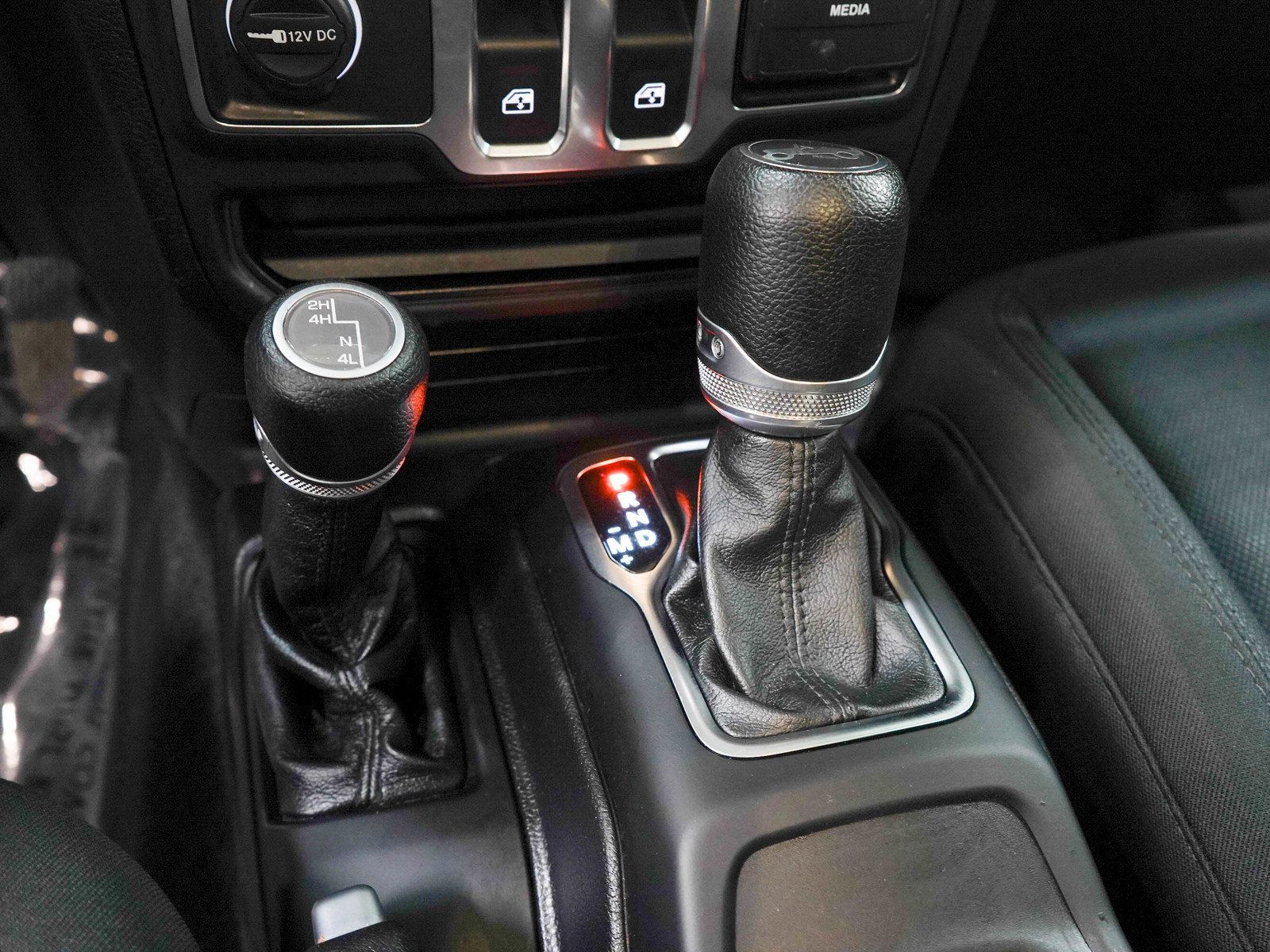 Used 2019 Jeep Wrangler Sport AWD/4WD image 19