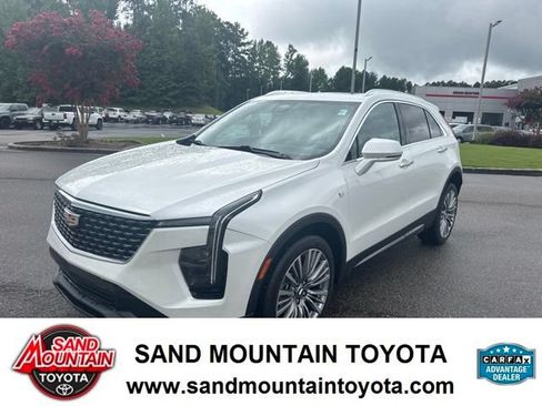 Used 2024 Cadillac XT4 Premium Luxury w/ Cold Weather Package FWD image 6