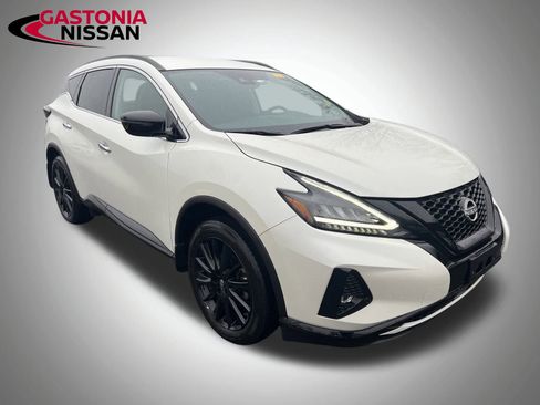 Used 2024 Nissan Murano SV w/ SV Midnight Edition Package image 2