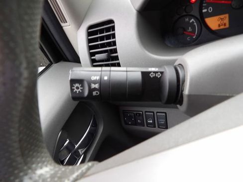 Used 2015 Nissan Frontier SV AWD/4WD image 16