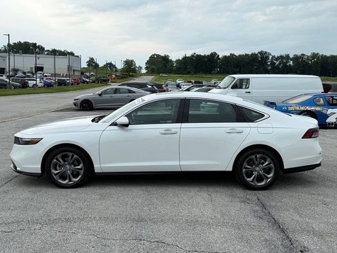 Used 2023 Honda Accord EX image 4