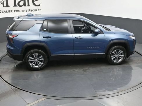 New 2026 Chevrolet Equinox LT w/ Convenience Package II FWD image 17