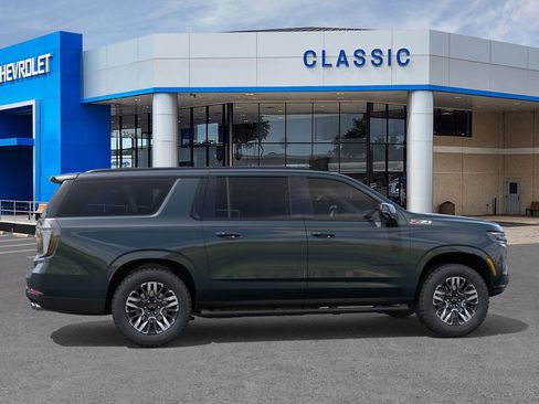 New 2026 Chevrolet Suburban Z71 image 5