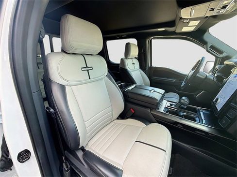 Used 2022 Ford F150 Lightning Platinum image 14