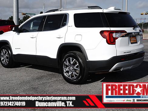 Used 2023 GMC Acadia SLT AWD/4WD image 3