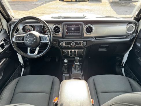 Used 2021 Jeep Wrangler Unlimited Sahara AWD/4WD image 17