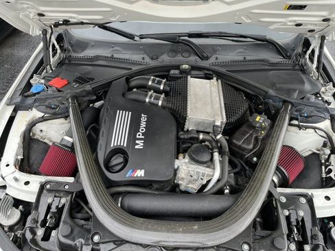 Used 2018 BMW M4 Coupe w/ Executive Package RWD image 38