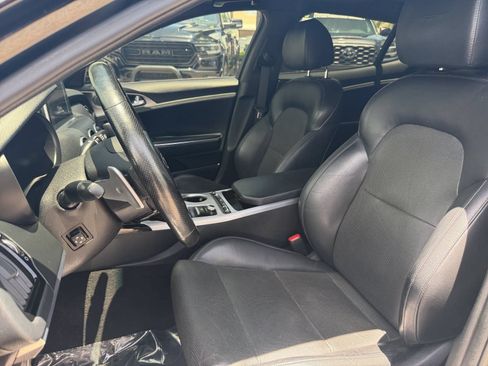 Used 2019 Kia Stinger GT1 AWD/4WD image 14