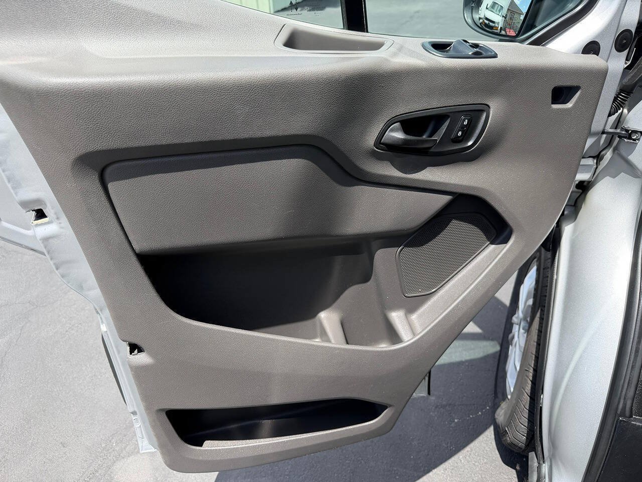 Used 2021 Ford Transit 350 XLT RWD image 25