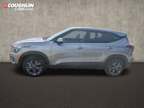 Used 2025 Kia Seltos LX AWD/4WD image 4