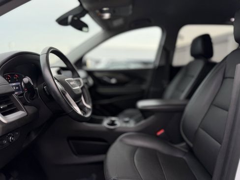 Used 2023 GMC Terrain SLT image 20