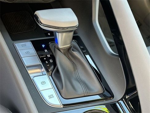 Used 2025 Hyundai Elantra SEL image 15