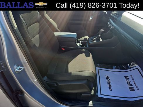Used 2025 Honda CR-V EX image 28