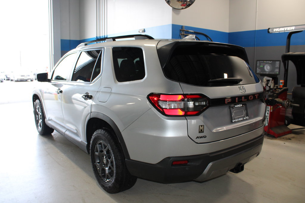 New 2026 Honda Pilot TrailSport image 8