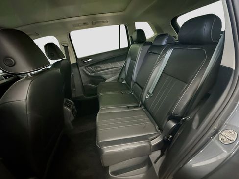 Used 2022 Volkswagen Tiguan SE image 30