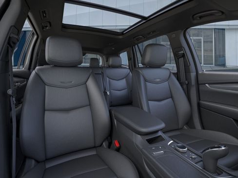 New 2025 Cadillac XT6 Luxury image 16