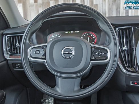 Used 2021 Volvo S60 T6 Momentum AWD/4WD image 14