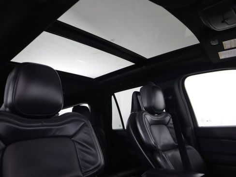 Used 2023 Lincoln Navigator L Reserve AWD/4WD image 9