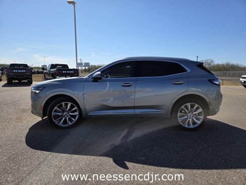 Used 2023 Buick Envision Avenir image 4