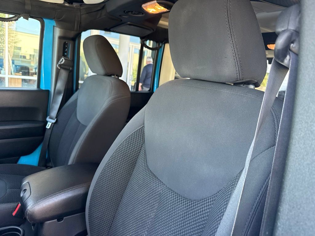 Used 2017 Jeep Wrangler Unlimited Sport AWD/4WD image 22