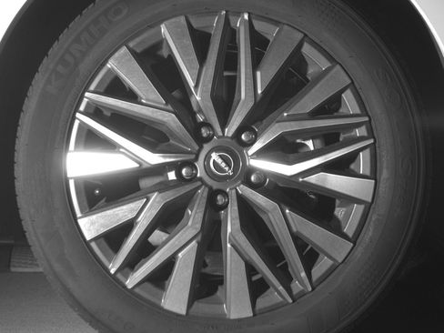 Used 2025 Nissan Altima 2.5 SV FWD image 13