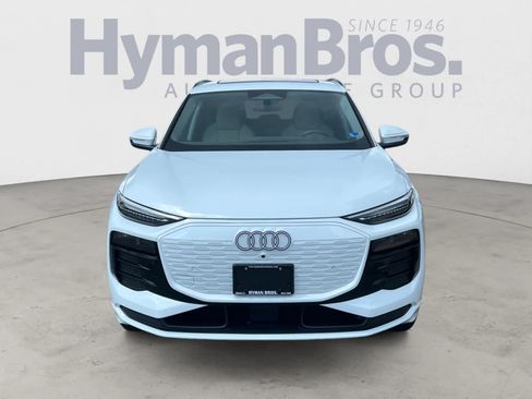 Used 2025 Audi Q6 e-tron Premium Plus AWD/4WD image 9