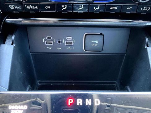 Used 2023 Jeep Grand Cherokee Limited w/ Black Appearance Package AWD/4WD image 18