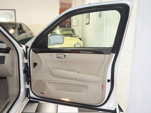 Used 2011 Cadillac DTS Premium w/ Driver Awareness Package image 20