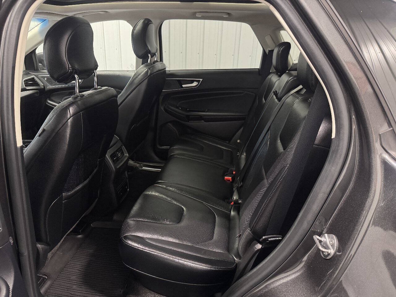 Used 2019 Ford Edge Titanium w/ Equipment Group 301A AWD/4WD image 14