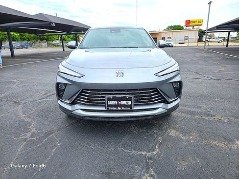 Used 2025 Buick Envista Preferred FWD image 3