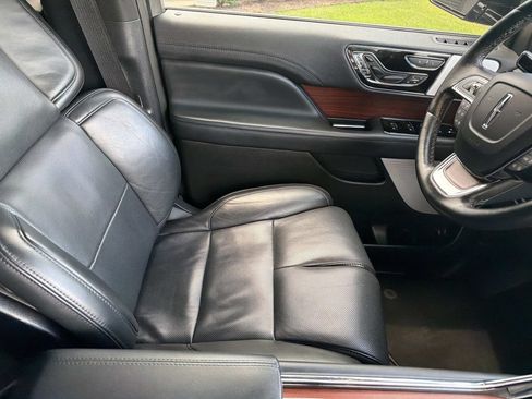 Used 2023 Lincoln Navigator L Reserve AWD/4WD image 12