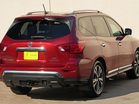 Used 2017 Nissan Pathfinder Platinum w/ Family Entertainment Package AWD/4WD image 55