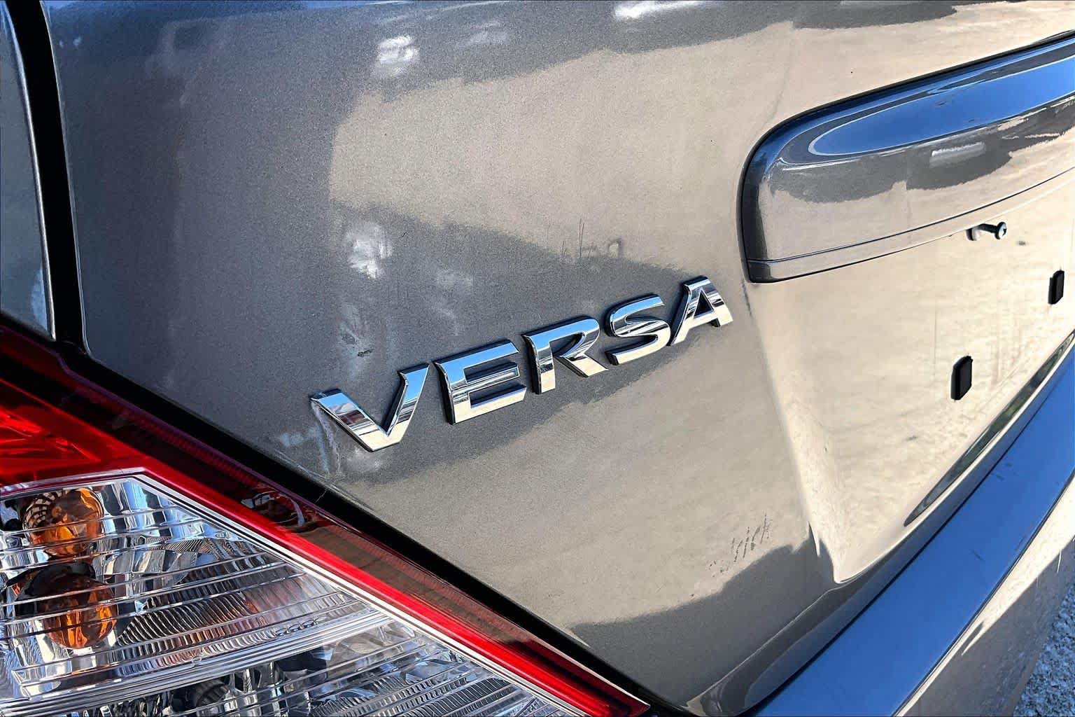 Used 2016 Nissan Versa SV FWD image 31