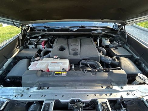 Used 2022 Toyota Tundra SR5 w/ SR5 Premium Package RWD image 12