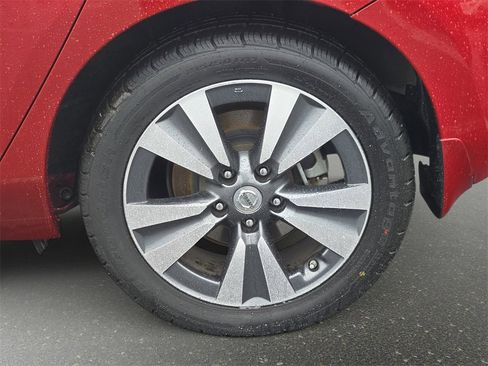 Used 2015 Nissan Leaf SL w/ Premium Package image 32