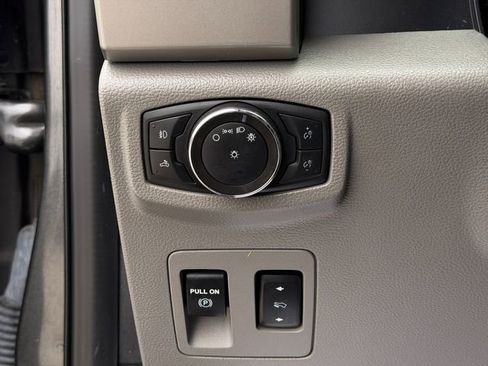 Used 2020 Ford F150 Lariat w/ Equipment Group 501A Mid image 32