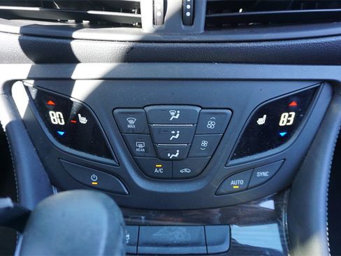 Used 2019 Buick Envision Essence image 12