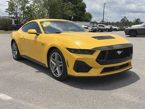 Used 2024 Ford Mustang GT RWD image 9