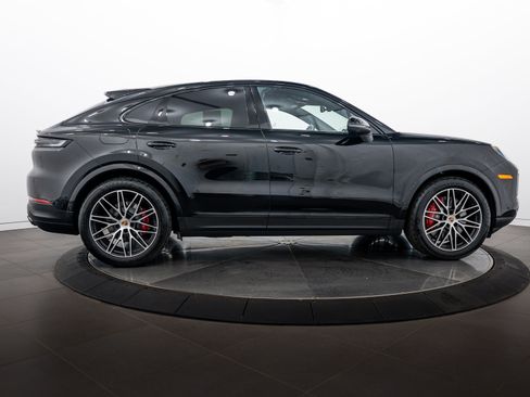 Certified 2026 Porsche Cayenne S AWD/4WD image 8