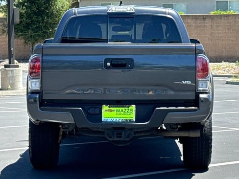 Used 2023 Toyota Tacoma TRD Off-Road w/ Advanced Technology Package AWD/4WD image 12