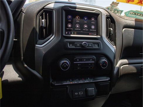 Used 2022 Chevrolet Silverado 1500 Custom image 12