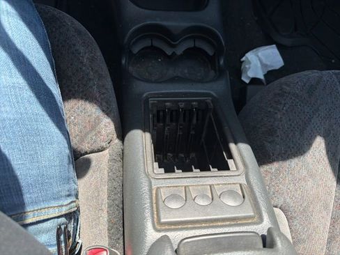 Used 2002 Chevrolet S10 Pickup LS w/ LS Preferred Equipment Group image 17