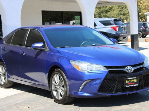 Used 2016 Toyota Camry SE FWD image 3