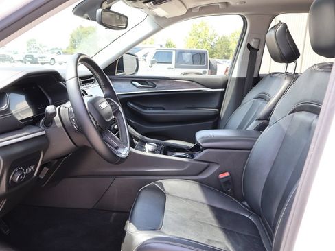 Used 2022 Jeep Grand Cherokee L Limited AWD/4WD image 23