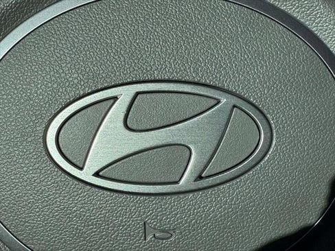 Certified 2025 Hyundai Elantra SEL image 34