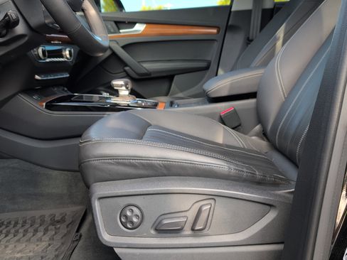 Used 2021 Audi Q5 e Premium Plus w/ Premium Plus Package image 26