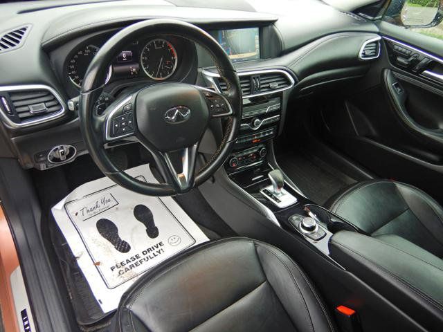 Used 2018 INFINITI QX30 Premium w/ Navigation Package AWD/4WD image 12