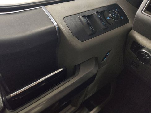 Used 2018 Ford F150 XLT image 27